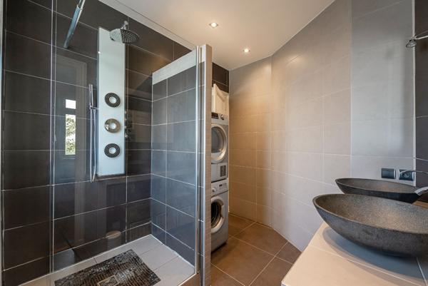 Coup de coeur - Appartement dans le centre ville de Meaux - proche Cathédrale et Gare - 2 chambres - jardin privatif.