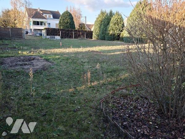 Terrain à bâtir non viabilisé sis à MAREAU AUX PRES proches écoles, crèche et commerces