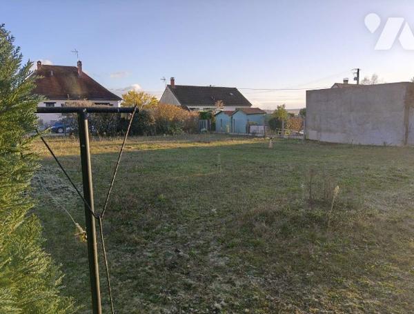 Terrain à bâtir non viabilisé sis à MAREAU AUX PRES proches écoles, crèche et commerces