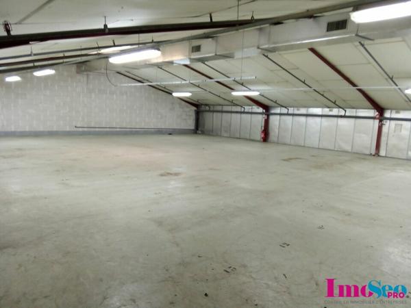Entrepôt à LOUER