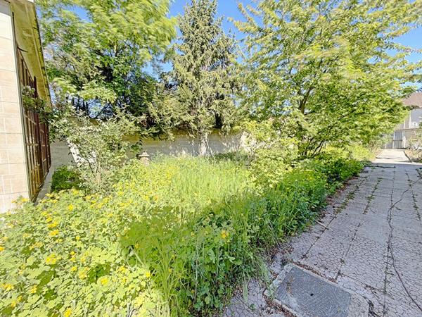 Maison spacieuse 7 pièces à rénover à Reims, idéalement située avec grand jardin