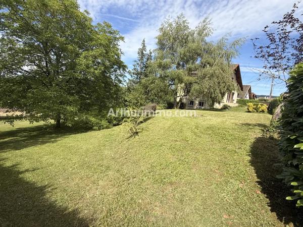 Vente                                                      Terrain
                        
                                         1200 m2                     à Montmorot