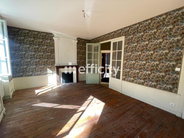 Maison 6 pièces - 243 m²