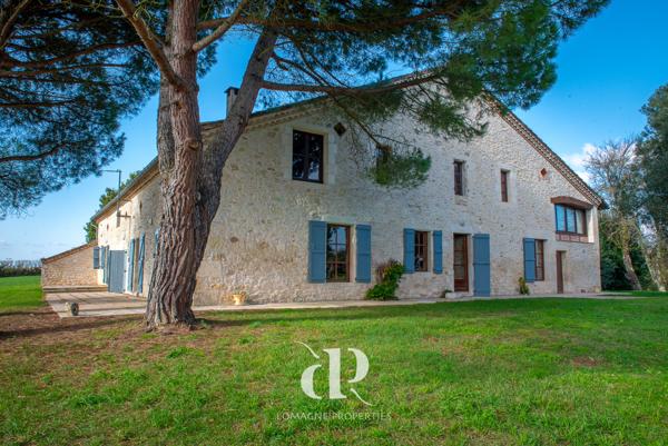 Mauvezin (32120) Un domaine intemporel en pierre blanche avec des vues panoramiques