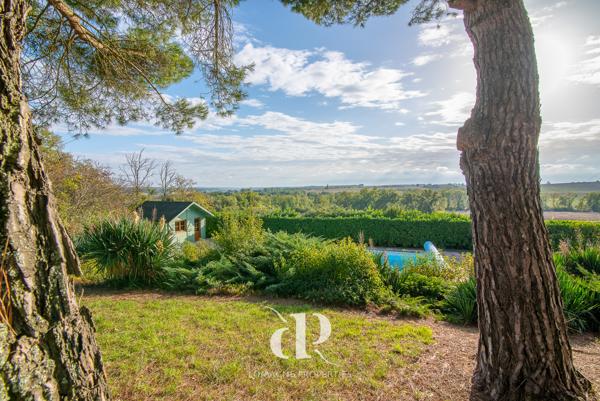 Mauvezin (32120) Un domaine intemporel en pierre blanche avec des vues panoramiques