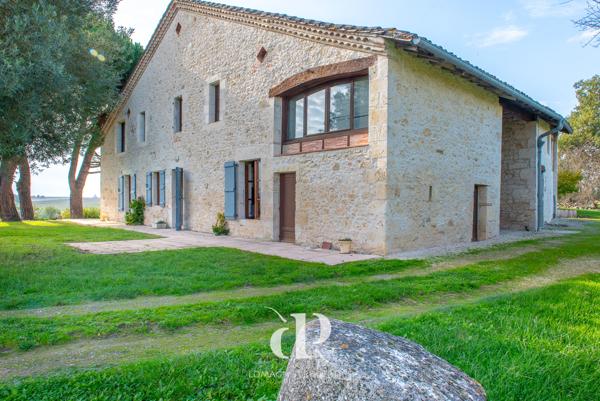 Mauvezin (32120) Un domaine intemporel en pierre blanche avec des vues panoramiques