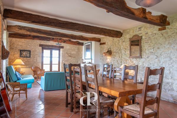 Mauvezin (32120) Un domaine intemporel en pierre blanche avec des vues panoramiques