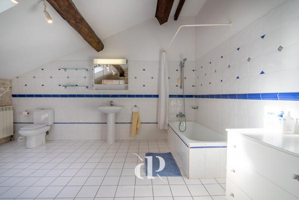 Mauvezin (32120) Un domaine intemporel en pierre blanche avec des vues panoramiques