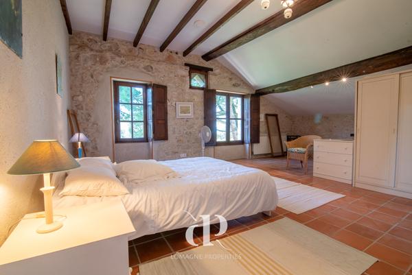 Mauvezin (32120) Un domaine intemporel en pierre blanche avec des vues panoramiques