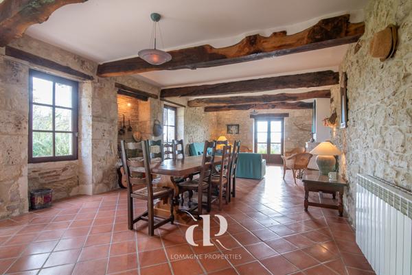 Mauvezin (32120) Un domaine intemporel en pierre blanche avec des vues panoramiques