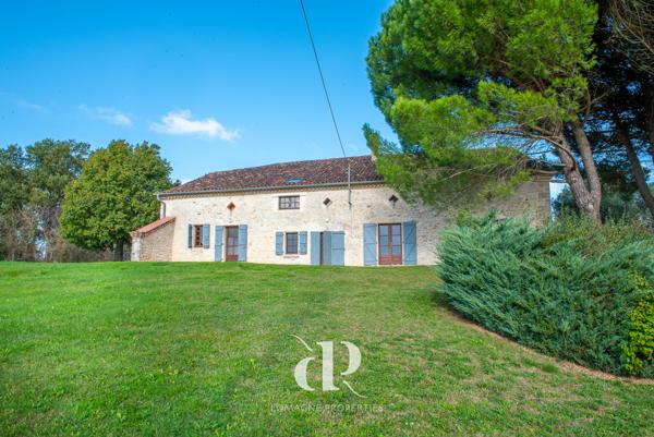 Mauvezin (32120) Un domaine intemporel en pierre blanche avec des vues panoramiques