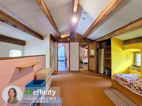 Maison
         8 pièces
        - 195 m² 250 000 € *