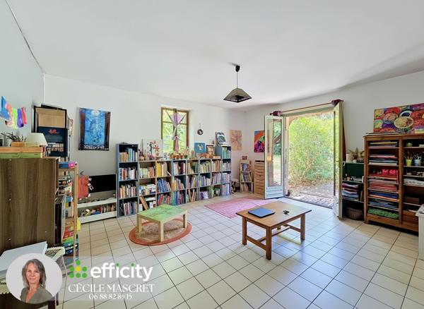 Maison
         8 pièces
        - 195 m² 250 000 € *