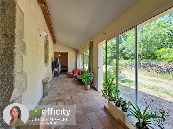 Maison
         8 pièces
        - 195 m² 250 000 € *