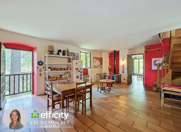 Maison
         8 pièces
        - 195 m² 250 000 € *