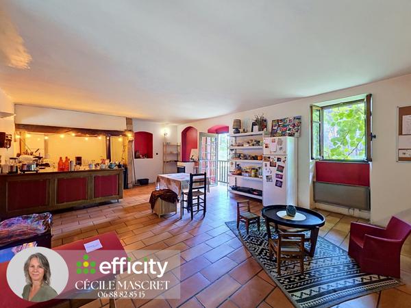 Maison
         8 pièces
        - 195 m² 250 000 € *