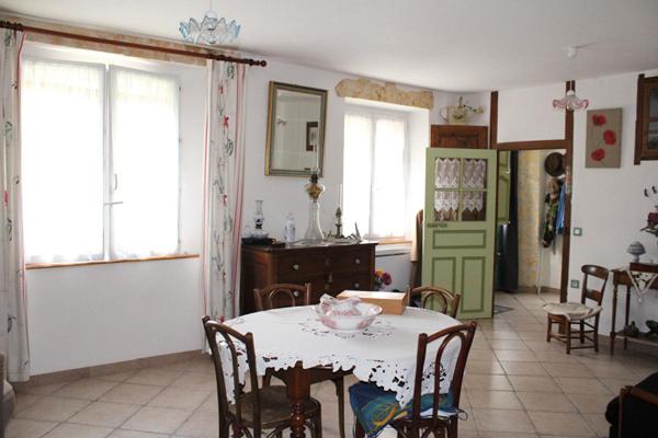 Maison Saint Bonnet Laval avec terrasse et garage
