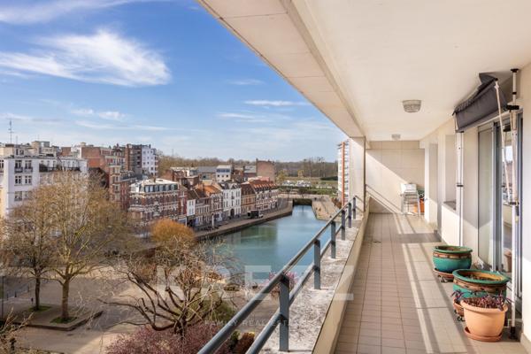 APPARTEMENT DERNIER ETAGE QUAI DU WAULT