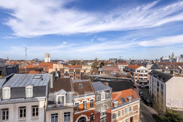 APPARTEMENT DERNIER ETAGE QUAI DU WAULT