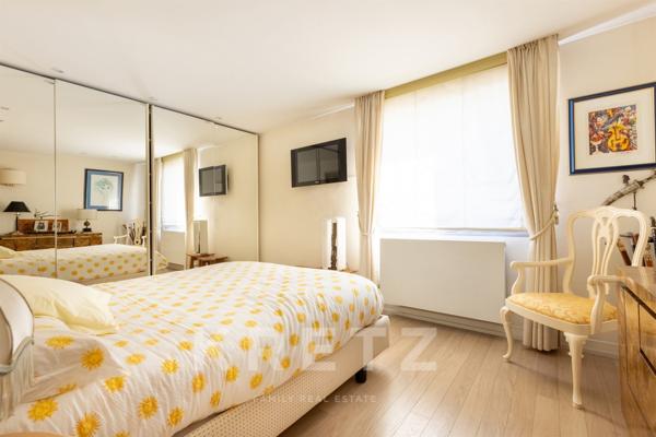 APPARTEMENT DERNIER ETAGE QUAI DU WAULT