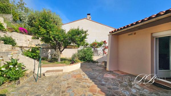 Port Vendres - Villa 3 faces avec vue ,terrasses et garages