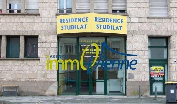 Vente                                                      Parking
                        
                                         8 m2                     à Poitiers
