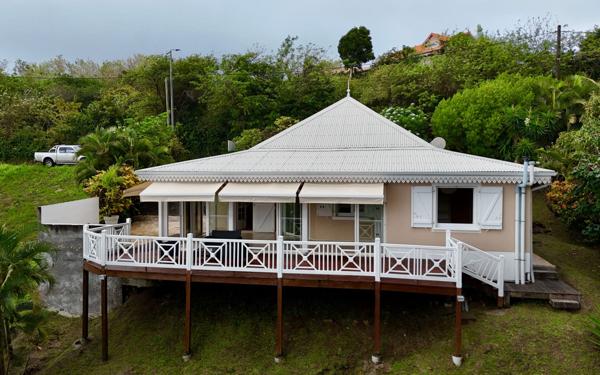 Maison à vendre    4 pièces •  Le Marin