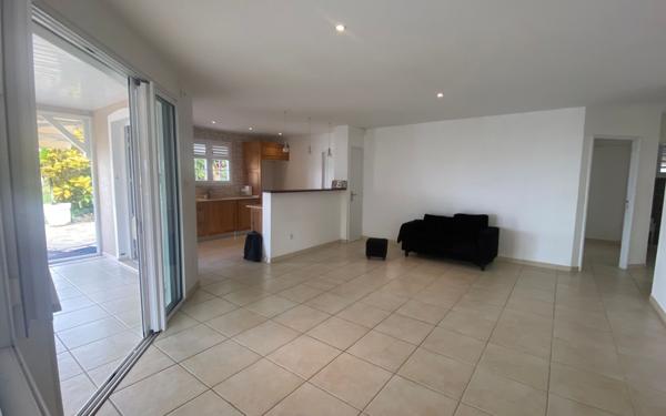 Maison à vendre    4 pièces •  Le Marin