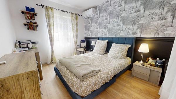 Proche du Brusc, Maison individuelle T5 sur 600 m2 de terrain, entièrement rénovée avec garage et atelier/buanderie