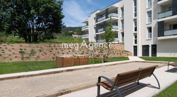 Appartement à DRAGUIGNAN, 83300 - 2 pièces 43m²