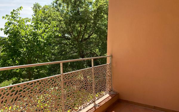 Maison à louer    5 pièces •  Le Tholonet