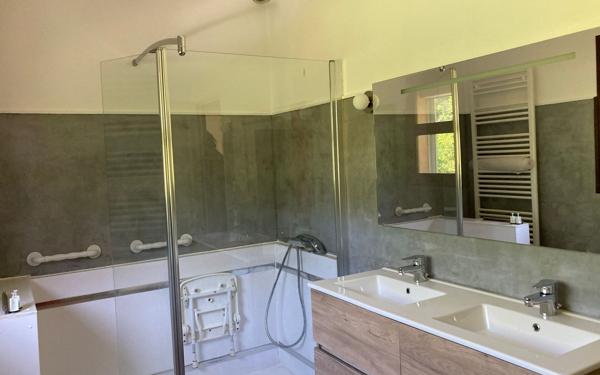 Maison à louer    5 pièces •  Le Tholonet