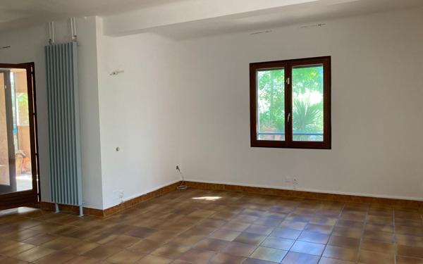 Maison à louer    5 pièces •  Le Tholonet