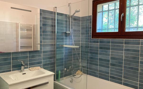 Maison à louer    5 pièces •  Le Tholonet