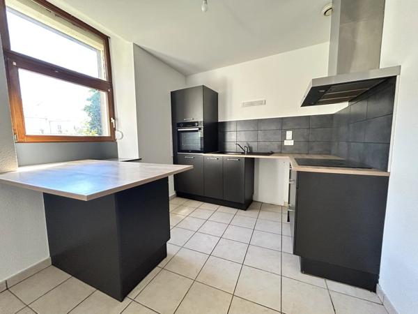 Location                                                      Appartement
                        
                     2 pièces                      60 m2                     à Saint-Dié-des-Vosges
