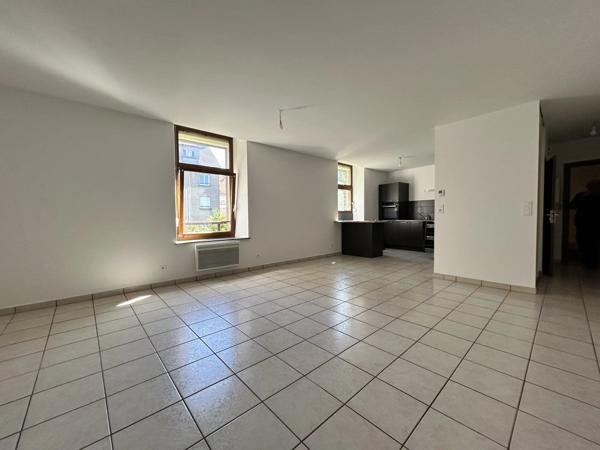 Location                                                      Appartement
                        
                     2 pièces                      60 m2                     à Saint-Dié-des-Vosges