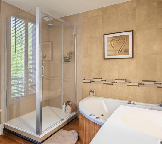 Maison familiale avec jardin & appartement indépendant