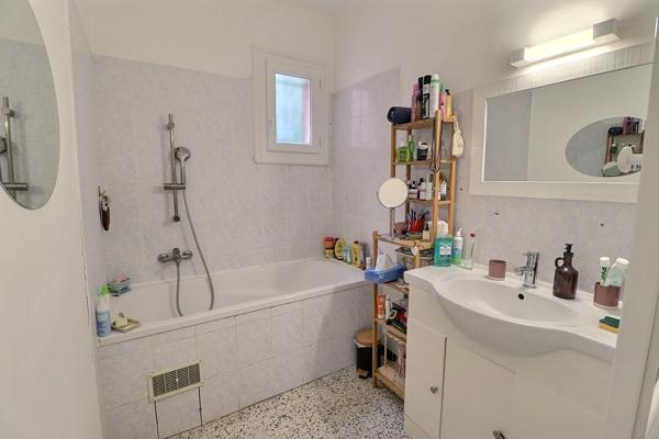 A  VENDRE EN EXCLUSIVITE !! MAISON Entraigues Sur La Sorgue 3 pièce(s) 70 m2