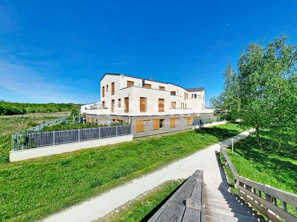 À vendre appartement 2 pièces en rez-de-jardin quartier de la Croix Bonnet à Bois d'Arcy