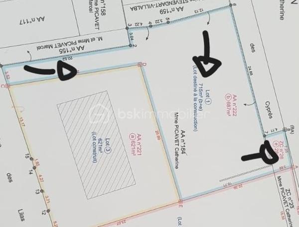 Vous recherchez un terrain pour construire votre future maison dans un environnement paisible ? 

Découvrez ce terrain viabilisé de 715m² , situé dans un secteur calme et agréable à Janvilliers à 10 min de Montmirail .Il bénéficie d'un cadre privilégié, idéal pour un projet de construction familiale.

✨Surface de 715m²
✨Terrain viabilisé 
✨Endroit calme et recherché
✨partiellement clôturé 

Une belle opportunité pour concrétiser votre projet immobilier dans un cadre serein