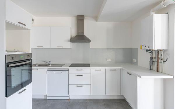 Appartement à vendre    3 pièces •  Pertuis