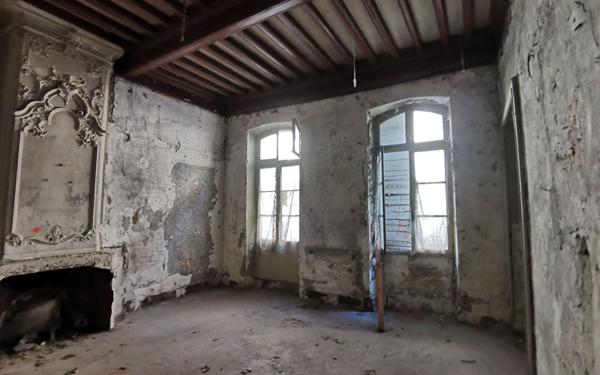 Maison à vendre    2 pièces •  Beaucaire