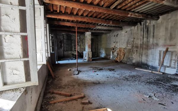 Maison à vendre    2 pièces •  Beaucaire