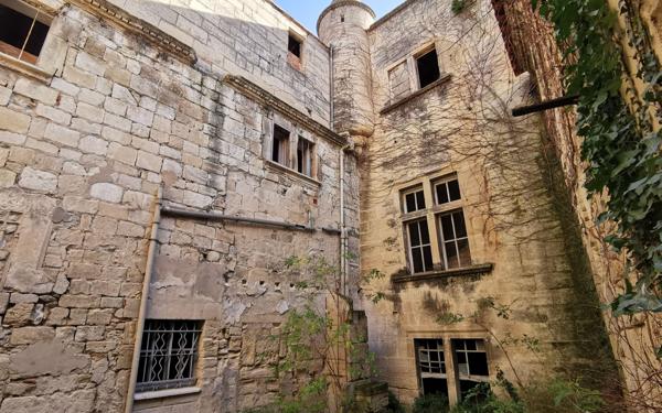 Maison à vendre    2 pièces •  Beaucaire