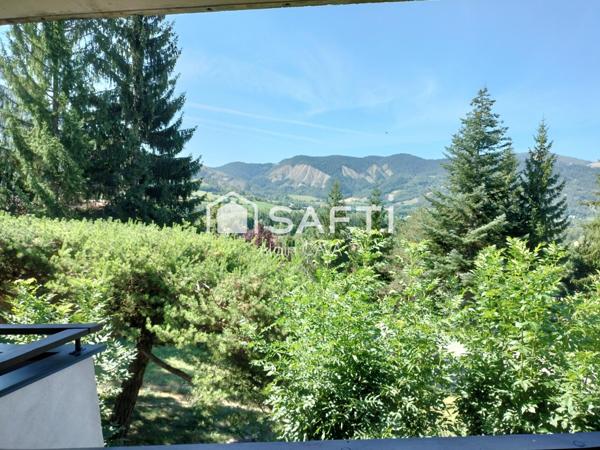 Joli T2 traversant de 43m² avec terrasse situé au 1er étage