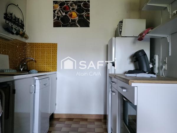 Joli T2 traversant de 43m² avec terrasse situé au 1er étage