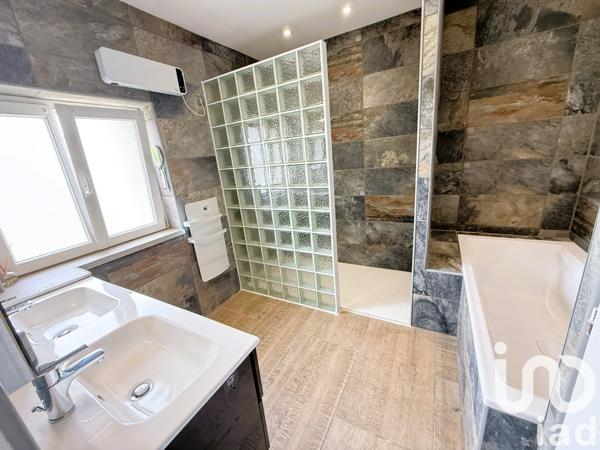 Maison à vendre 14 pièces 197 m² Châteauneuf-du-Rhône