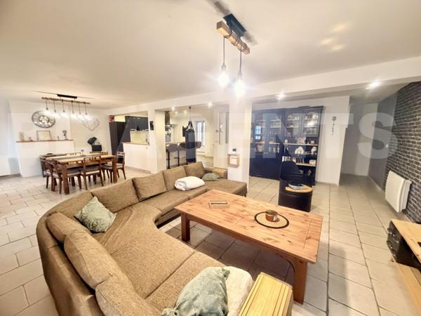  Maison ancienne de caractère – 157 m² – Jardin clos – Dépendance