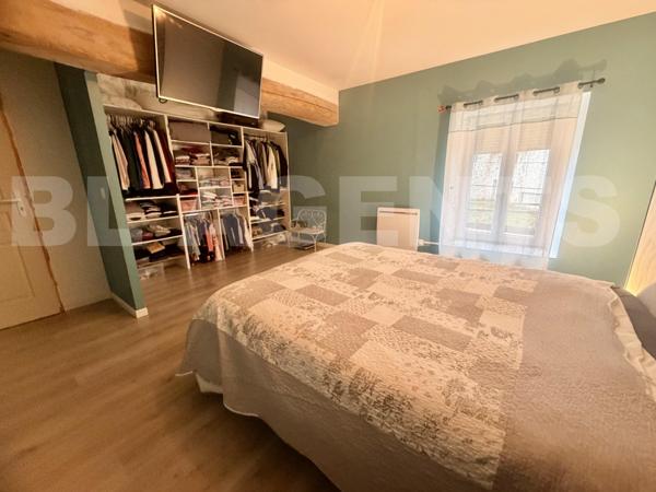  Maison ancienne de caractère – 157 m² – Jardin clos – Dépendance