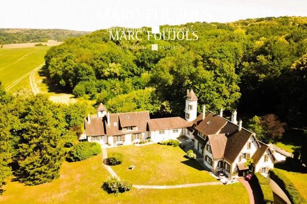 Manoir de 610m2 sur 2.3 hectares de terrain secteur de Montmorency